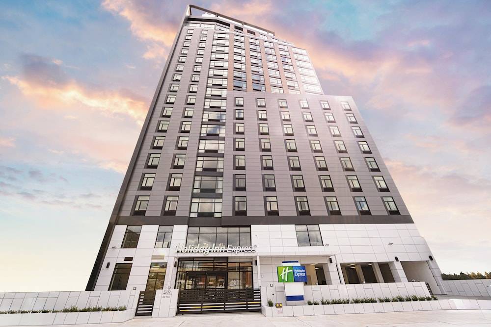 Holiday Inn Express Long Island City E - New York by IHG 1