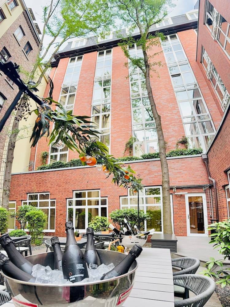 Lindner Hotel Cologne City Plaza, part of JdV by Hyatt 1