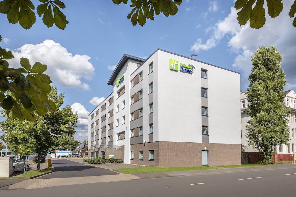 Holiday Inn Express COLOGNE - MUELHEIM by IHG 1
