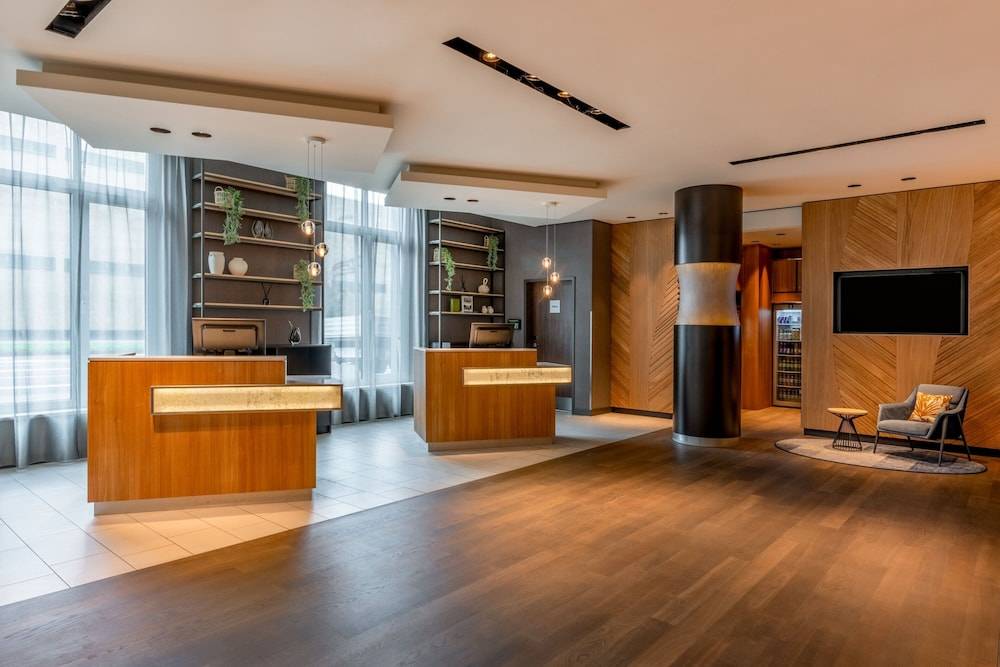 Courtyard by Marriott Cologne 2