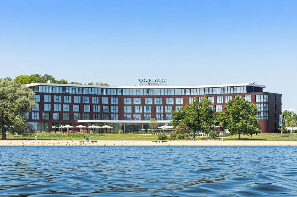 Courtyard by Marriott Wolfsburg 1