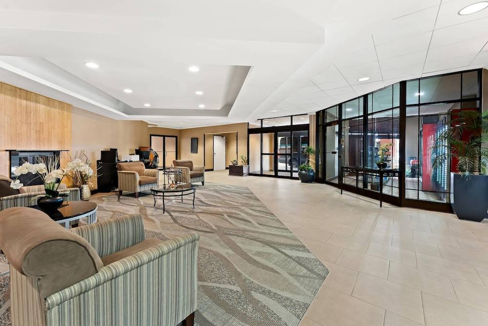 Quality Hotel Philadelphia Airport 2