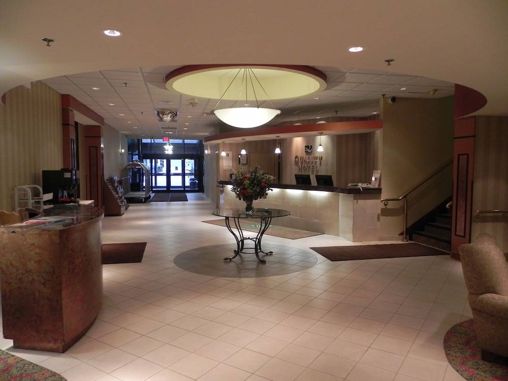 Quality Hotel & Suites At The Falls 2