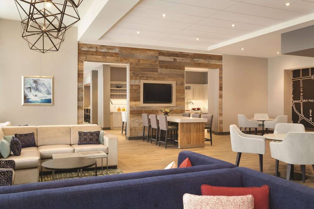 Hyatt Place Niagara Falls 2