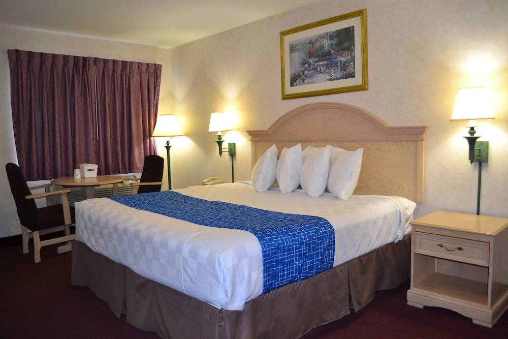 Travelodge by Wyndham Niagara Falls - New York 1