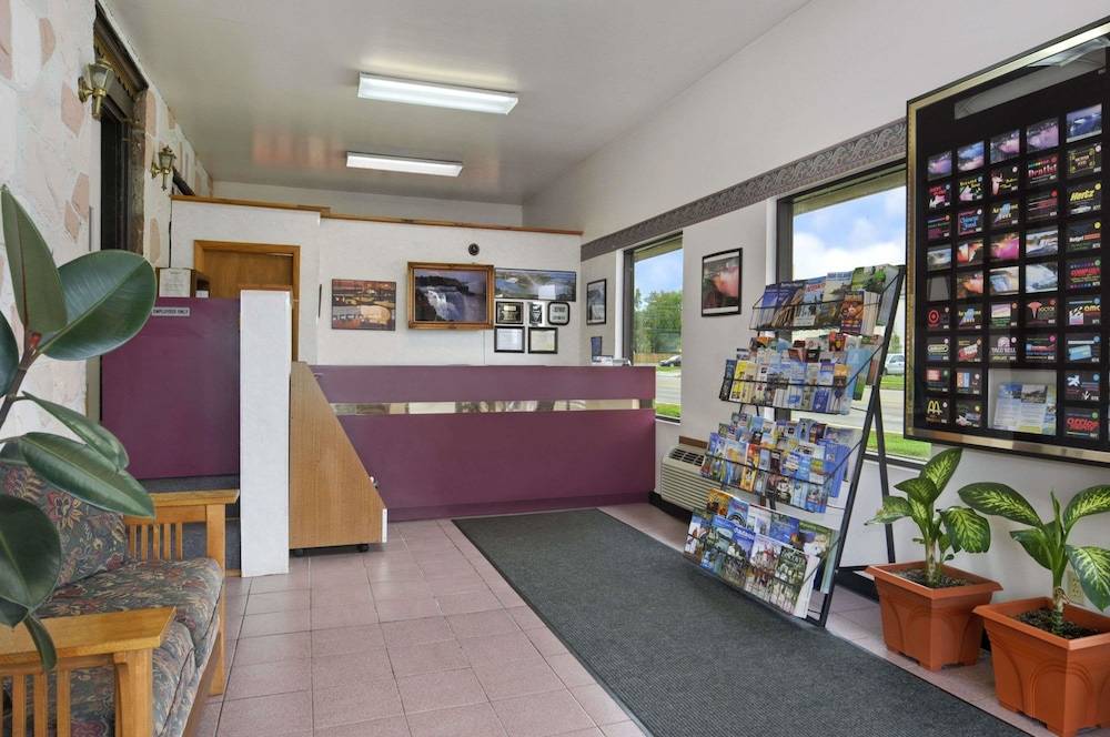 Travelodge by Wyndham Niagara Falls - New York 2