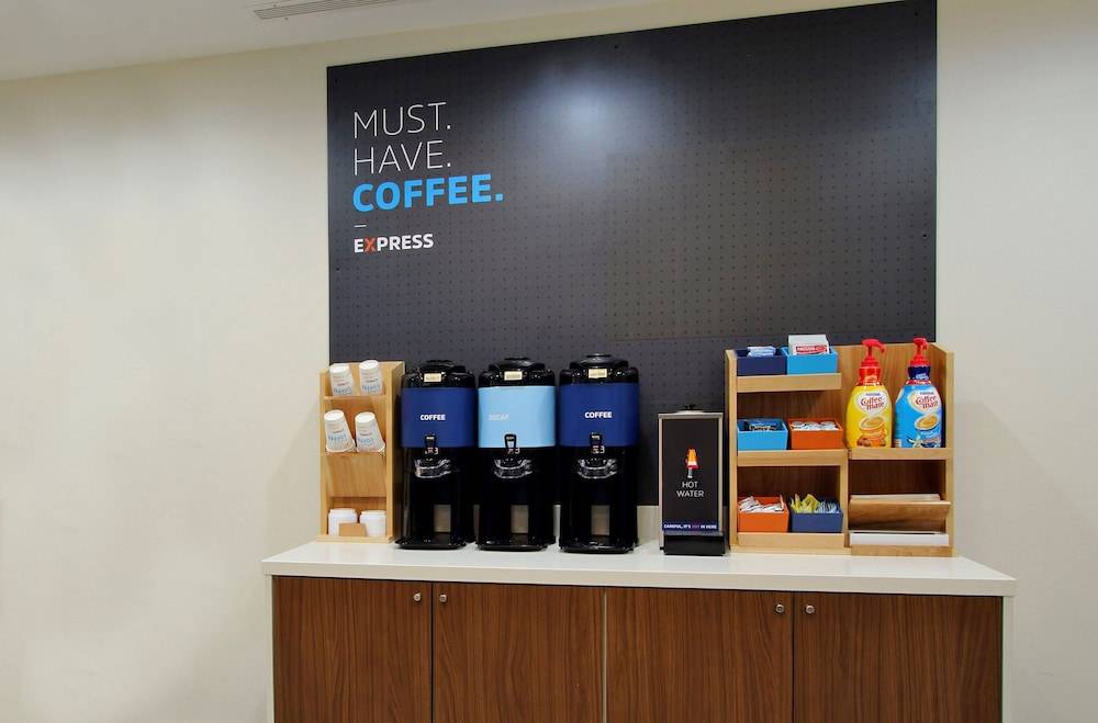 Holiday Inn Express & Suites NIAGARA FALLS by IHG 2