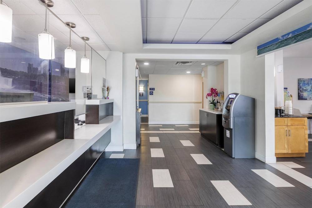 SureStay Plus Hotel by Best Western Niagara Falls East 2