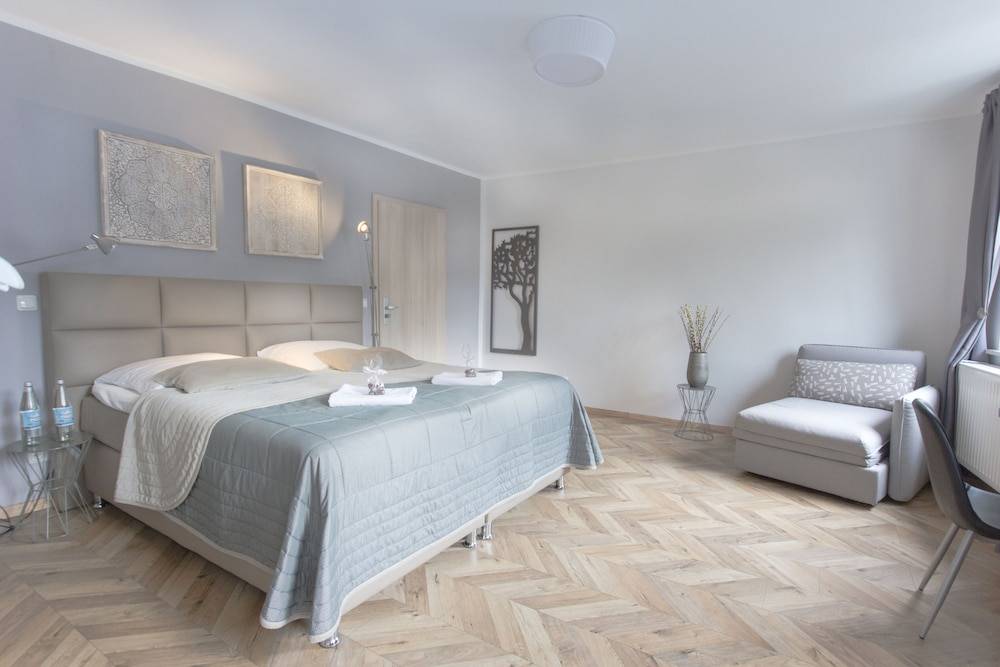 TM Suites 1