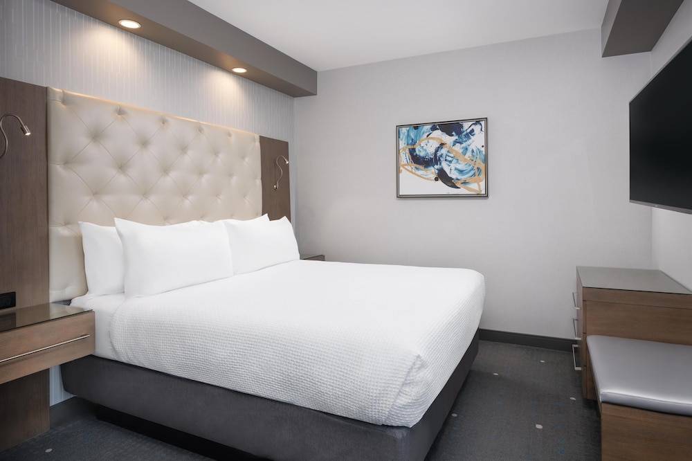 Best Western Premier Hotel at Fisher's Landing 1