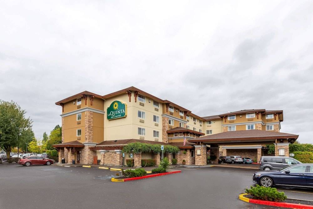 La Quinta by Wyndham Vancouver 1