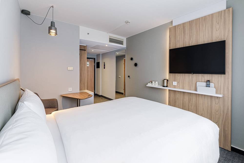 Holiday Inn Express DRESDEN ZENTRUM by IHG 2