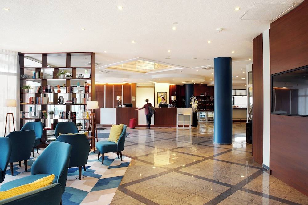 Courtyard by Marriott Dresden 2