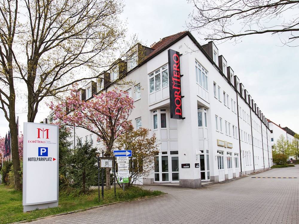 DORMERO Hotel Dresden Airport 1