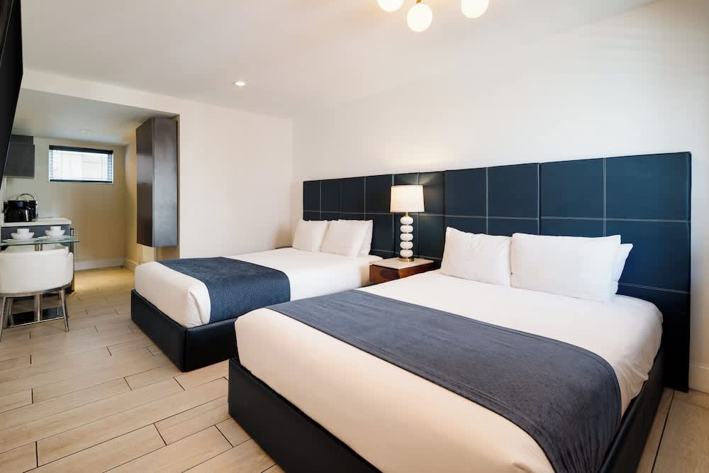 Waterside Hotel and Suites 2