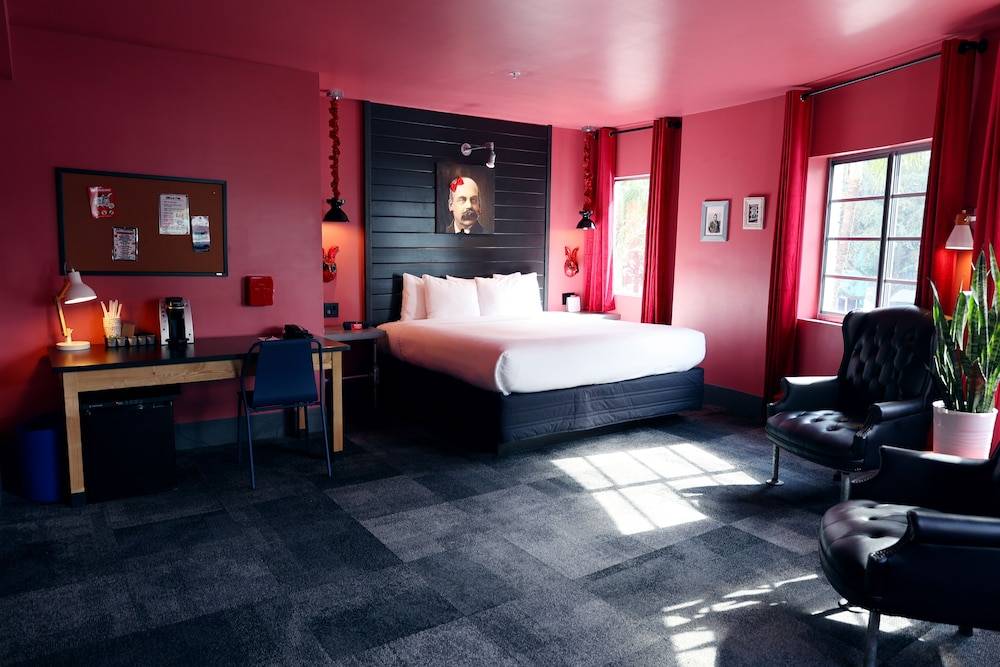 Hotel Gaythering - Gay Hotel - All Adults Welcome 1