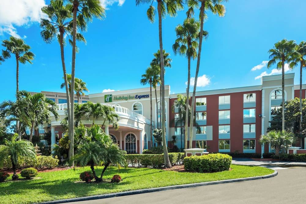 Holiday Inn Express MIAMI AIRPORT DORAL AREA by IHG 1