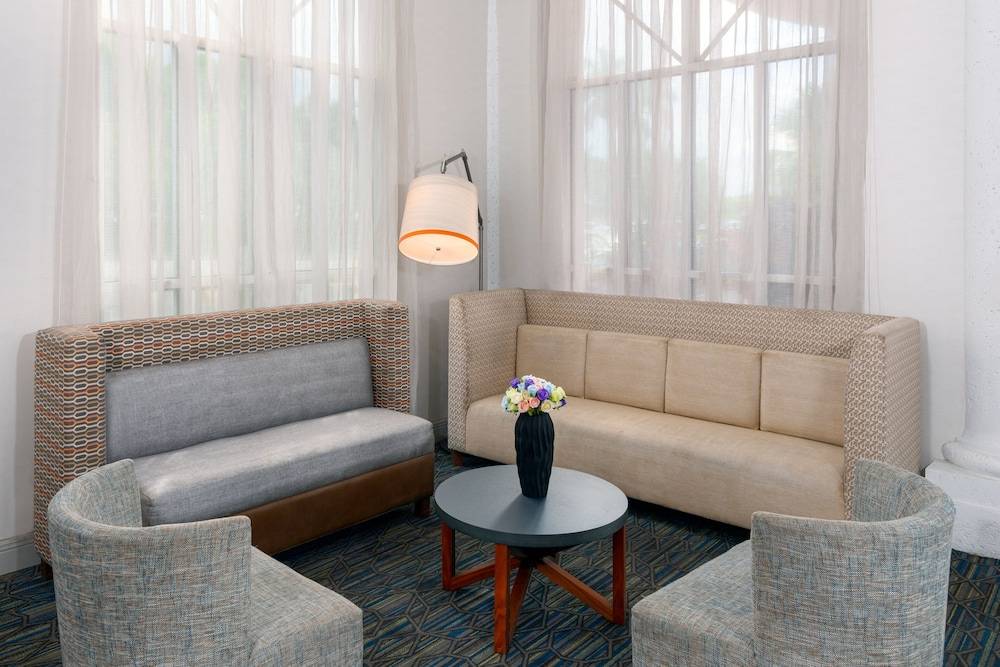 Holiday Inn Express MIAMI AIRPORT DORAL AREA by IHG 2