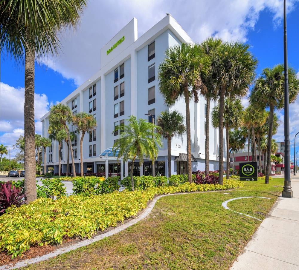 B&B Hotel Miami Airport 1
