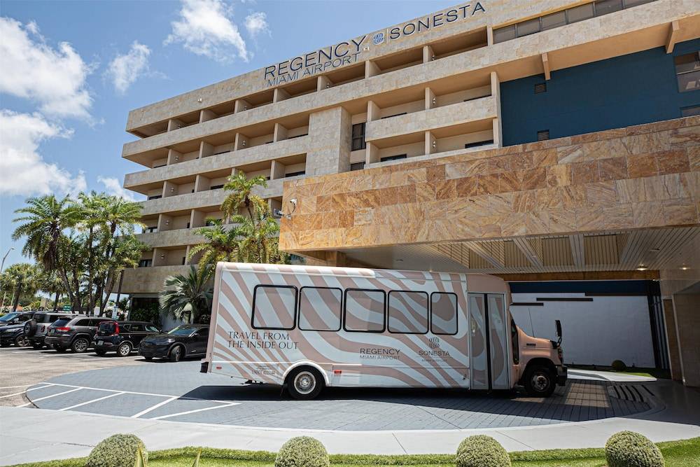 Regency Miami Airport by Sonesta 1