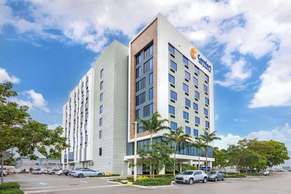 Comfort Inn & Suites Miami International Airport 1