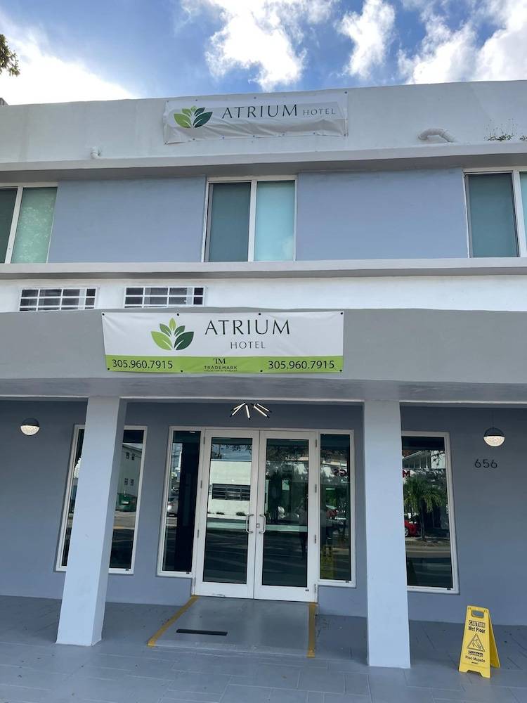 Atrium Hotel, Trademark Collection by Wyndham 1