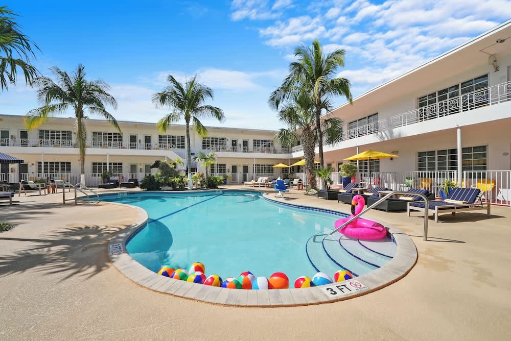 Tradewinds Apartment Hotel Miami Beach 1