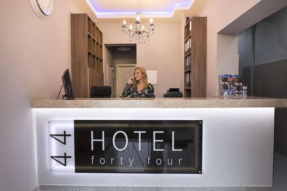 Hotel Forty Four 2