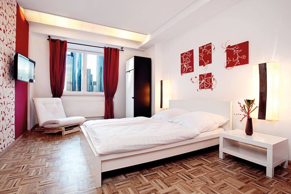 Five Elements Hostel and Capsules Frankfurt 1