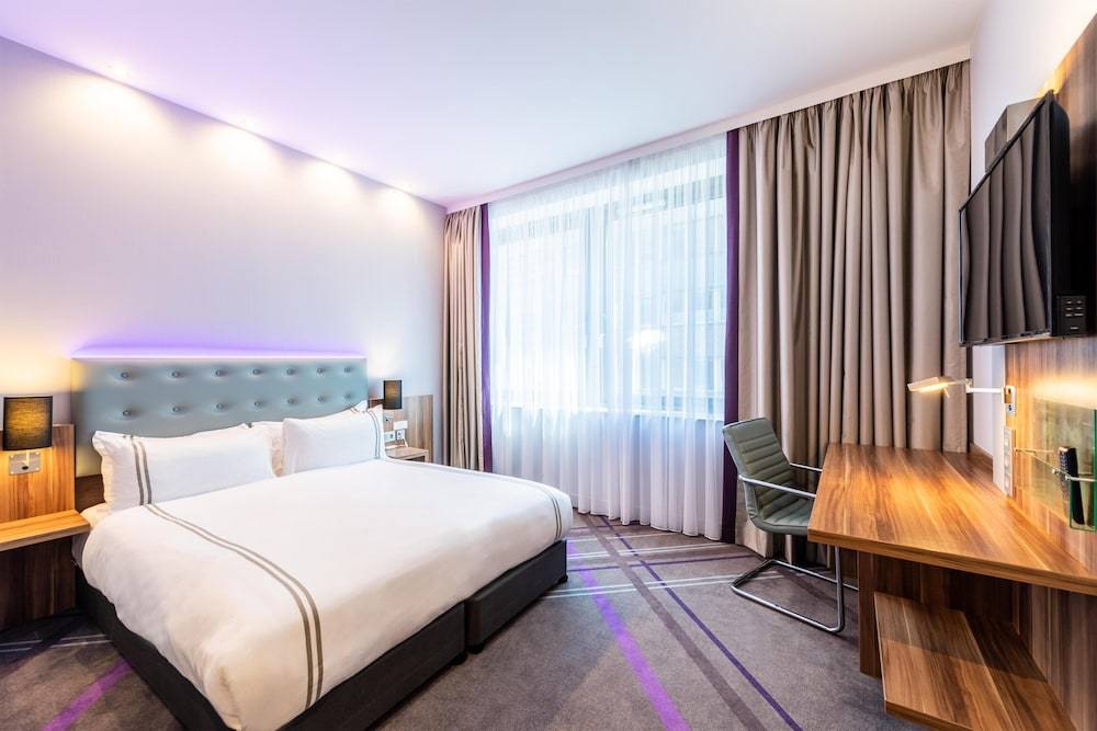 Premier Inn Frankfurt City Centre 1