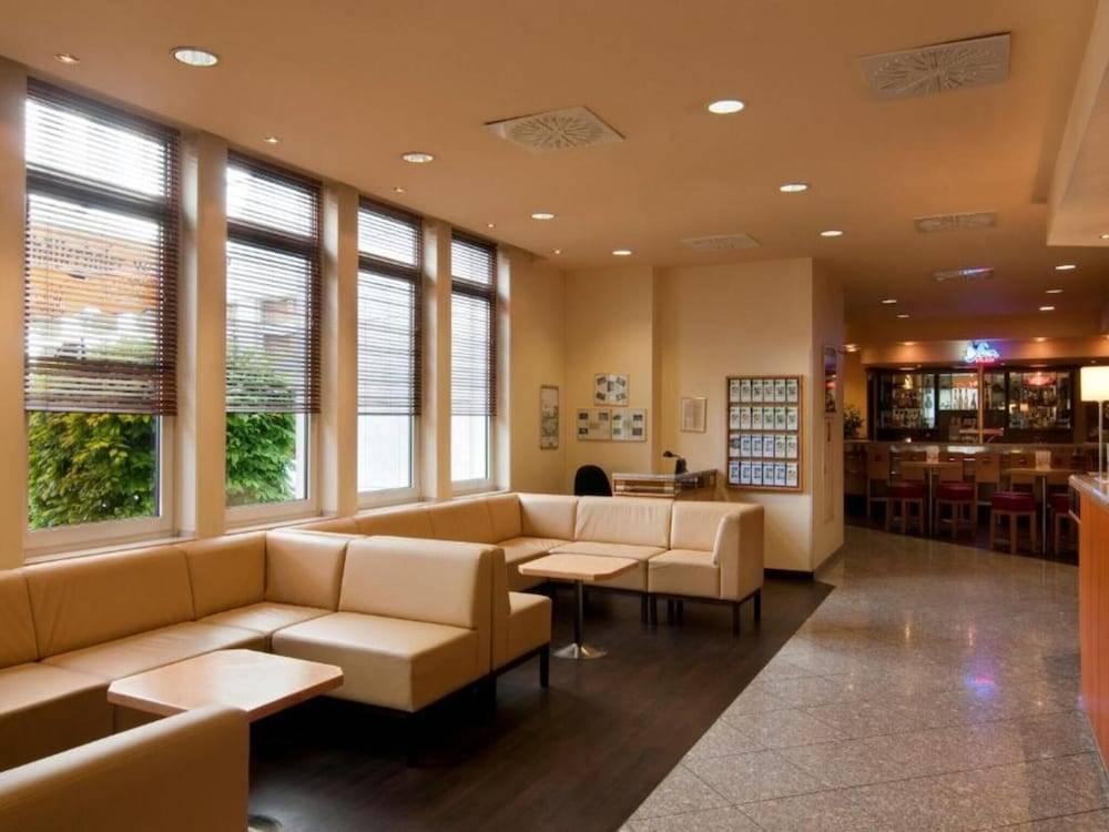 Sunday Hotel Frankfurt Airport - Neu-Isenburg 2