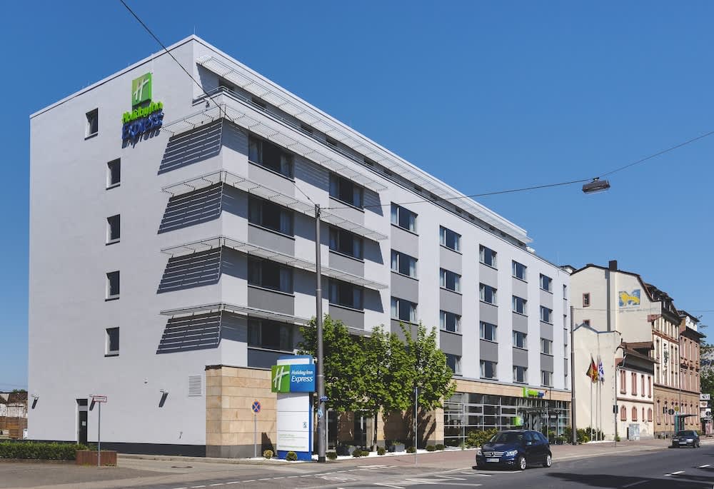 Holiday Inn Express FRANKFURT - MESSE by IHG 1