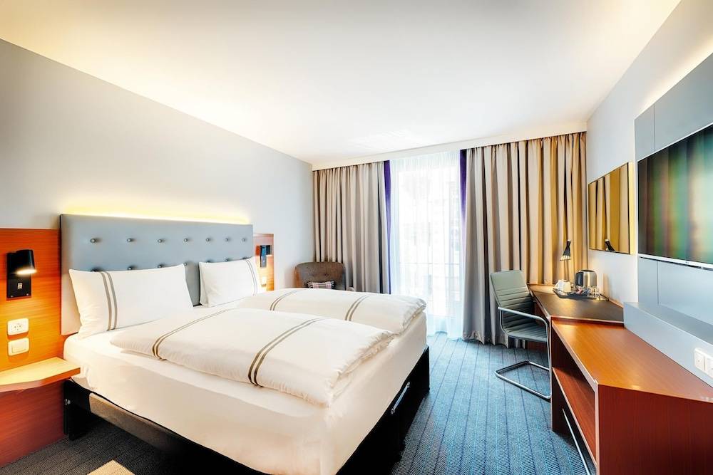 Premier Inn Frankfurt City Europaviertel 1