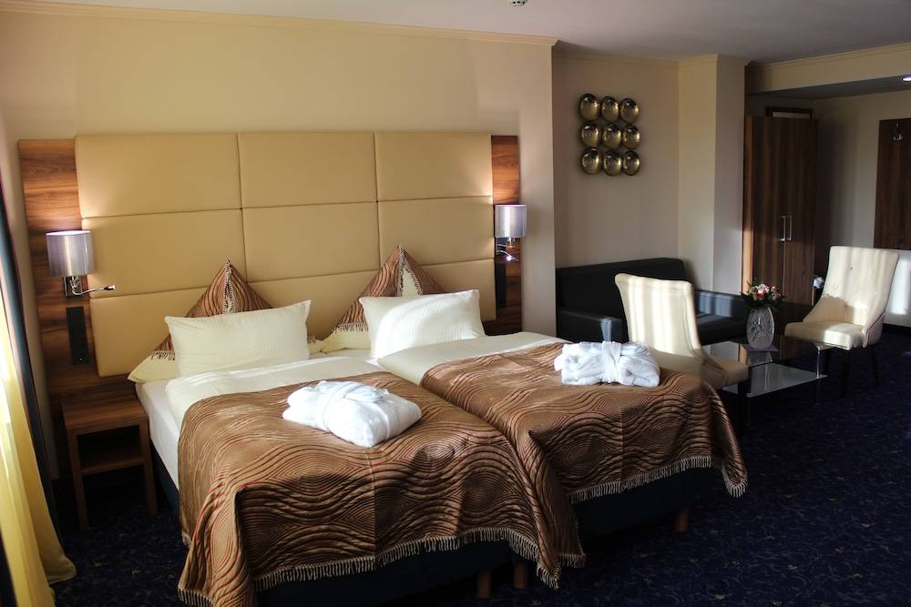 Grand Hotel Empire 1