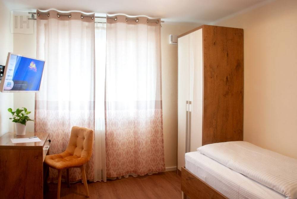 Hotel Isha 1