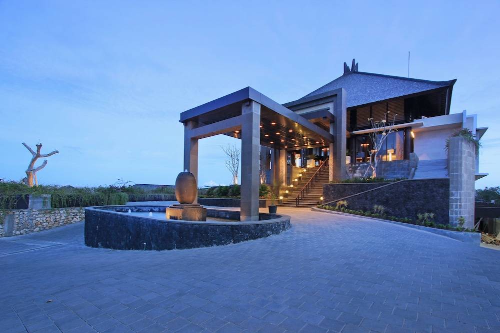 Ulu Segara Luxury Suites & Villas 2
