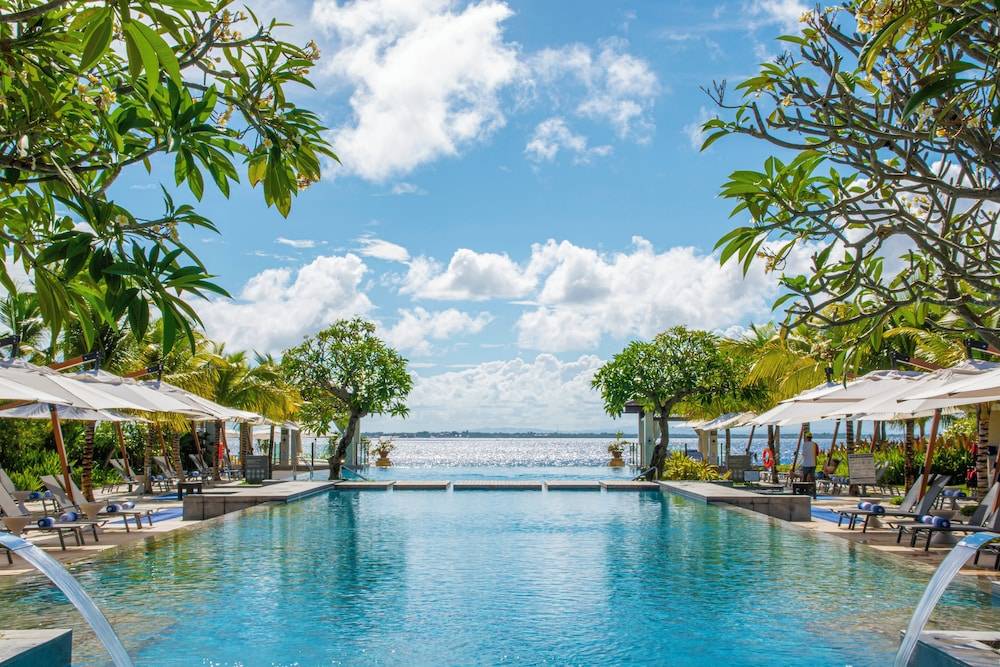 Crimson Resort and Spa - Mactan Island, Cebu 1