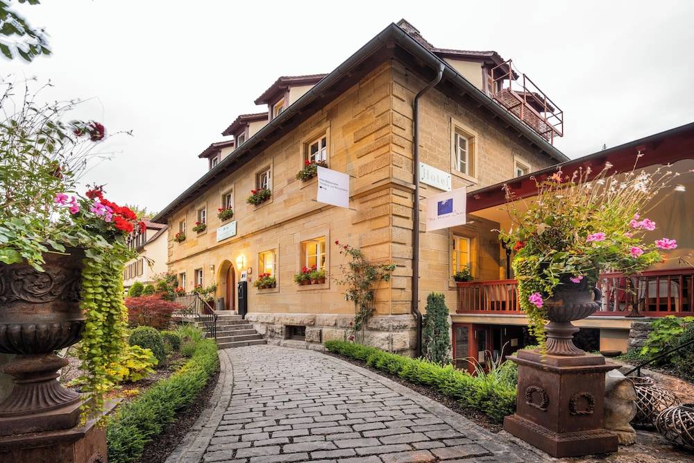Villa Mittermeier, Hotellerie & Restaurant 1