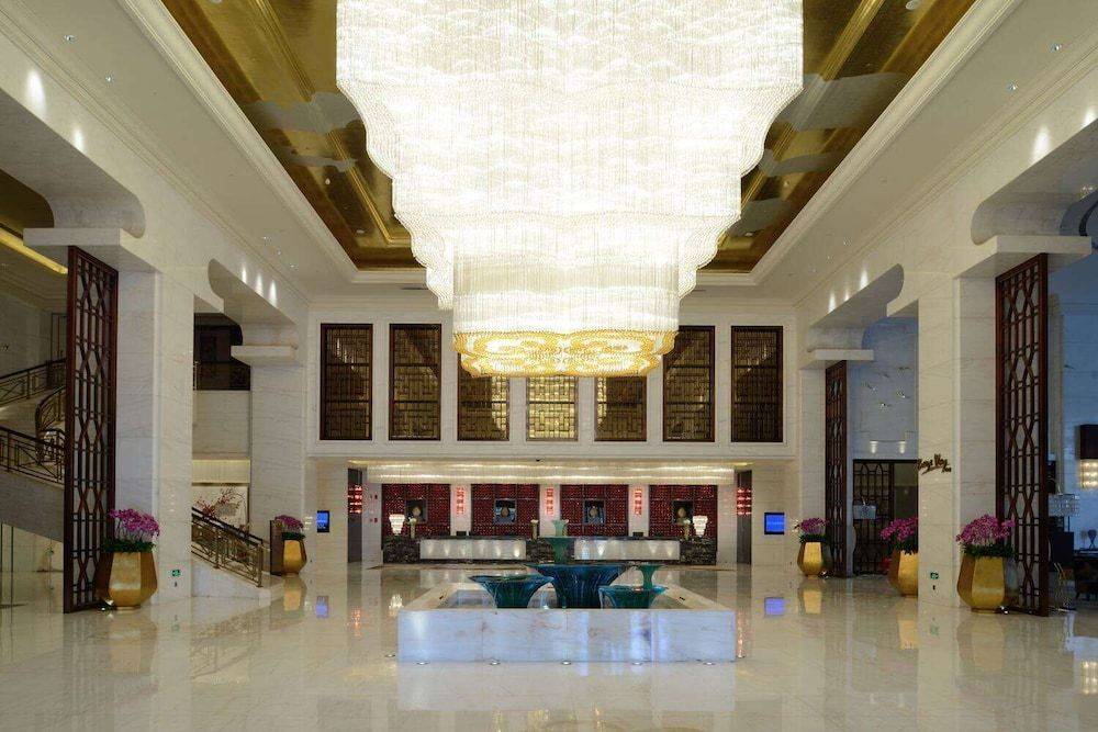Wyndham Grand Plaza Royale Colorful Yunnan 2