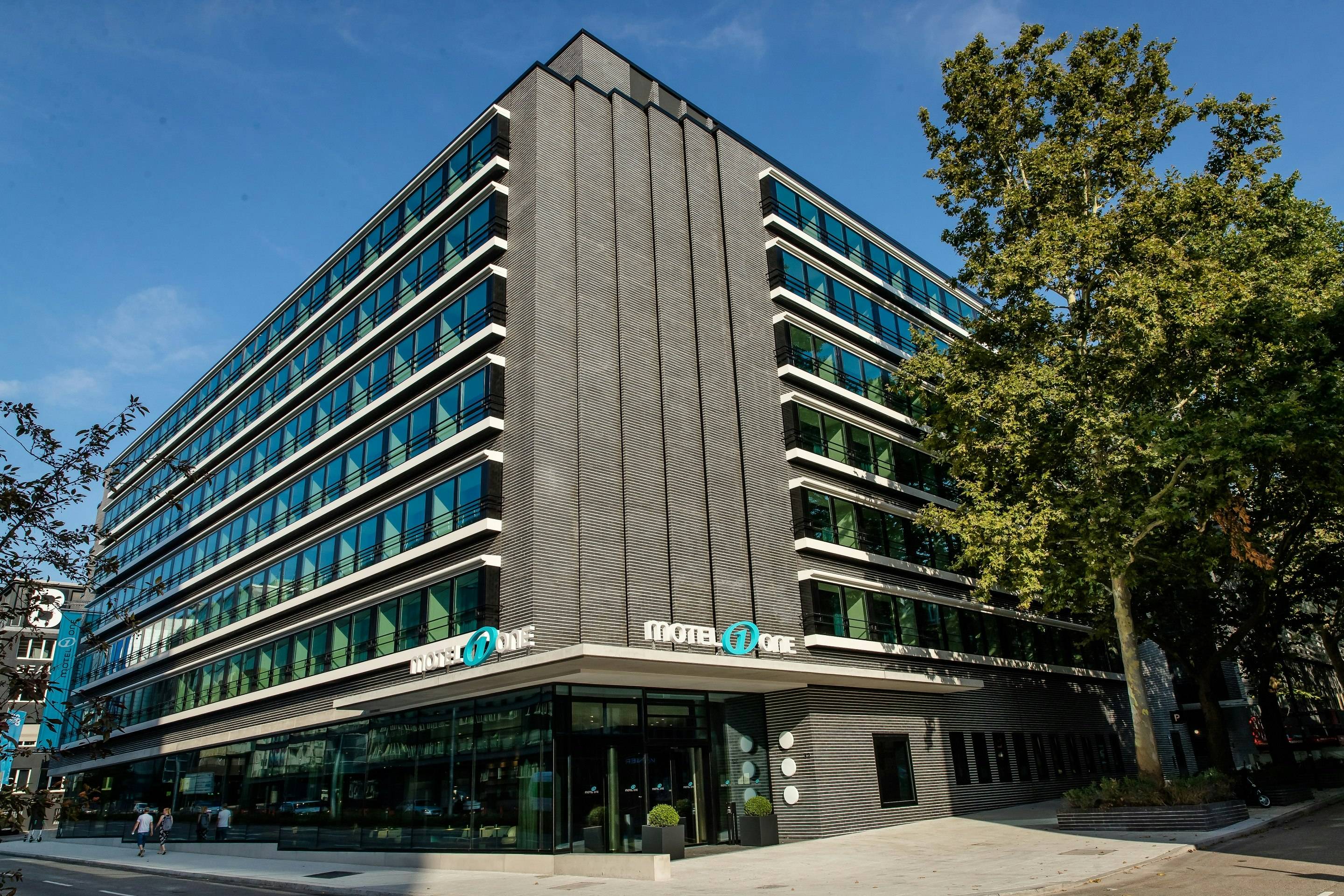 Motel One Stuttgart-Mitte 2