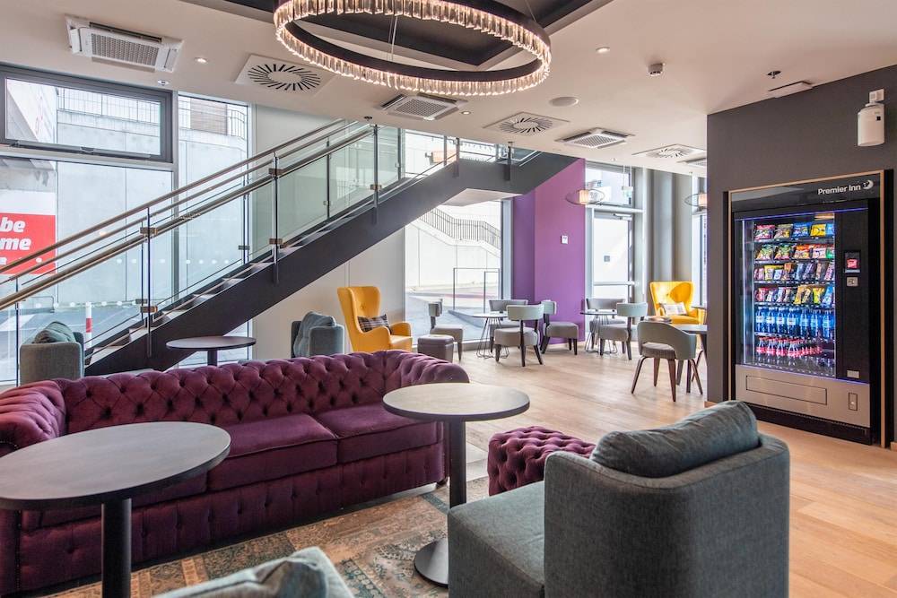 Premier Inn Stuttgart City Centre 2