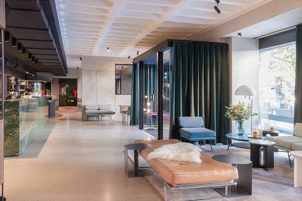 EmiLu Design Hotel 1