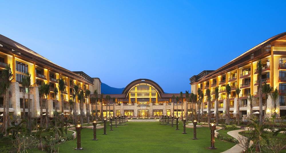 The St. Regis Sanya Yalong Bay Resort 1
