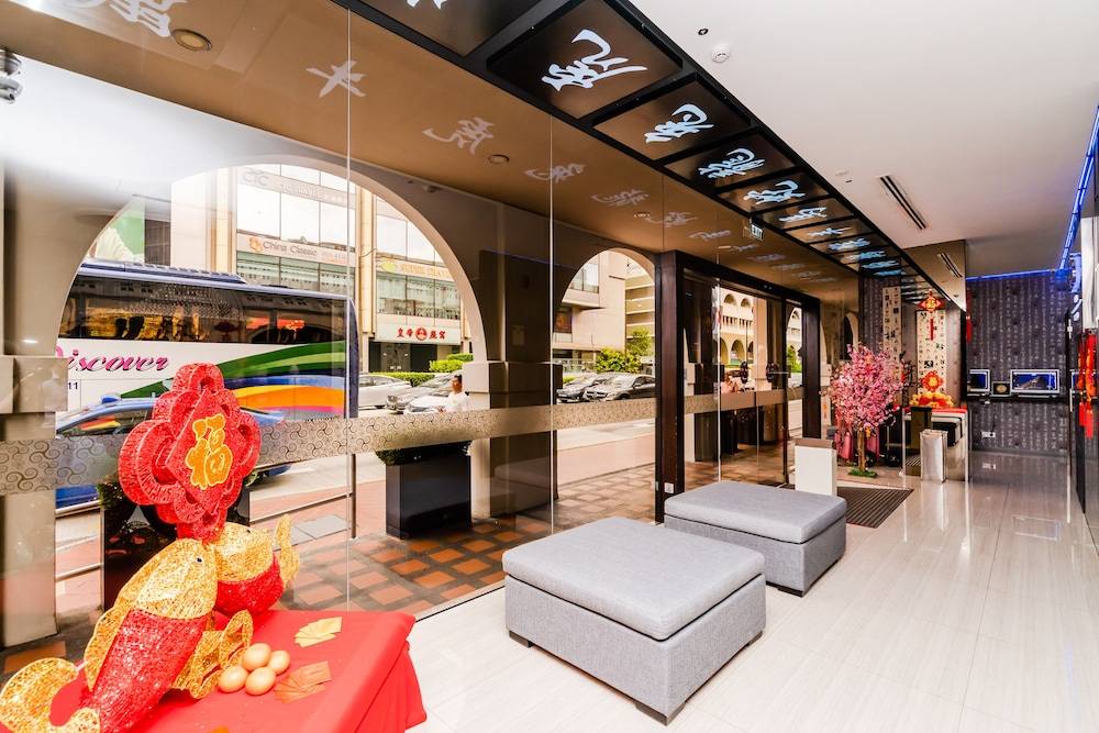 Bliss Hotel Singapore 2