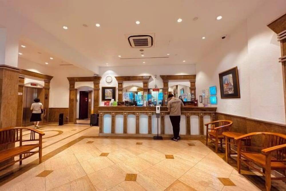 Park View Hotel 2