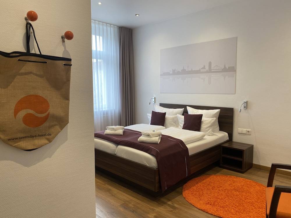 sevenDays Hotel Karlsruhe 1