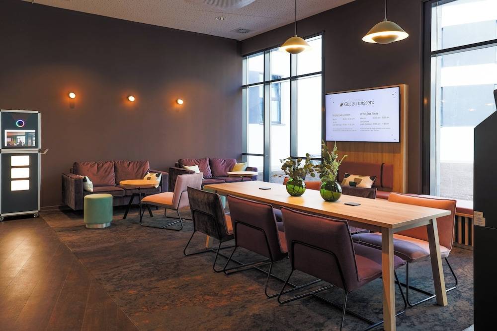 Holiday Inn-the niu, Wave Karlsruhe Oststadt by IHG 1