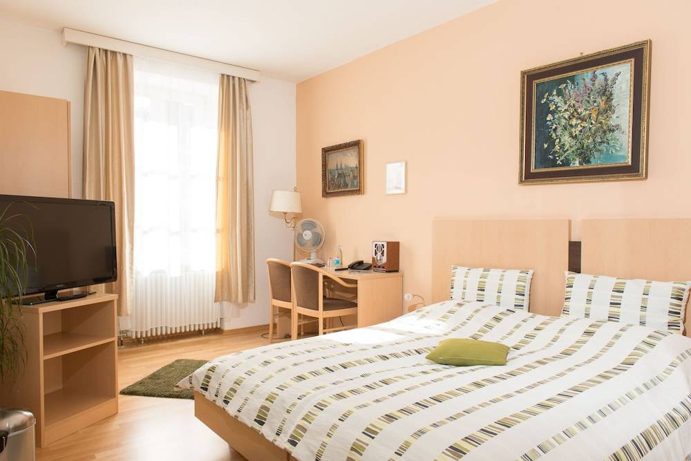 Hotel am Friedrichsbad 2