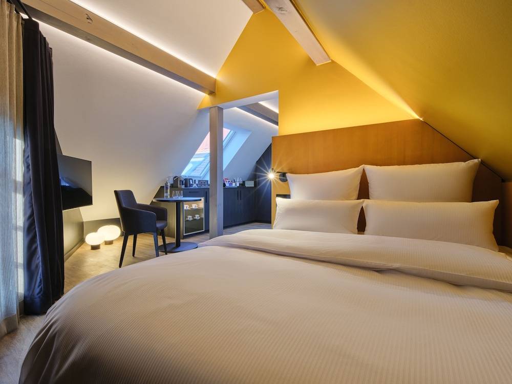THE FLORIS formerly Hotel am Sophienpark 1