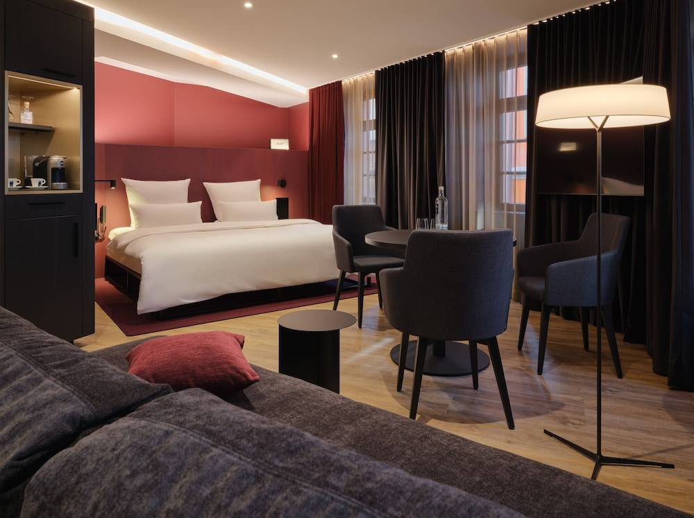 THE FLORIS formerly Hotel am Sophienpark 2